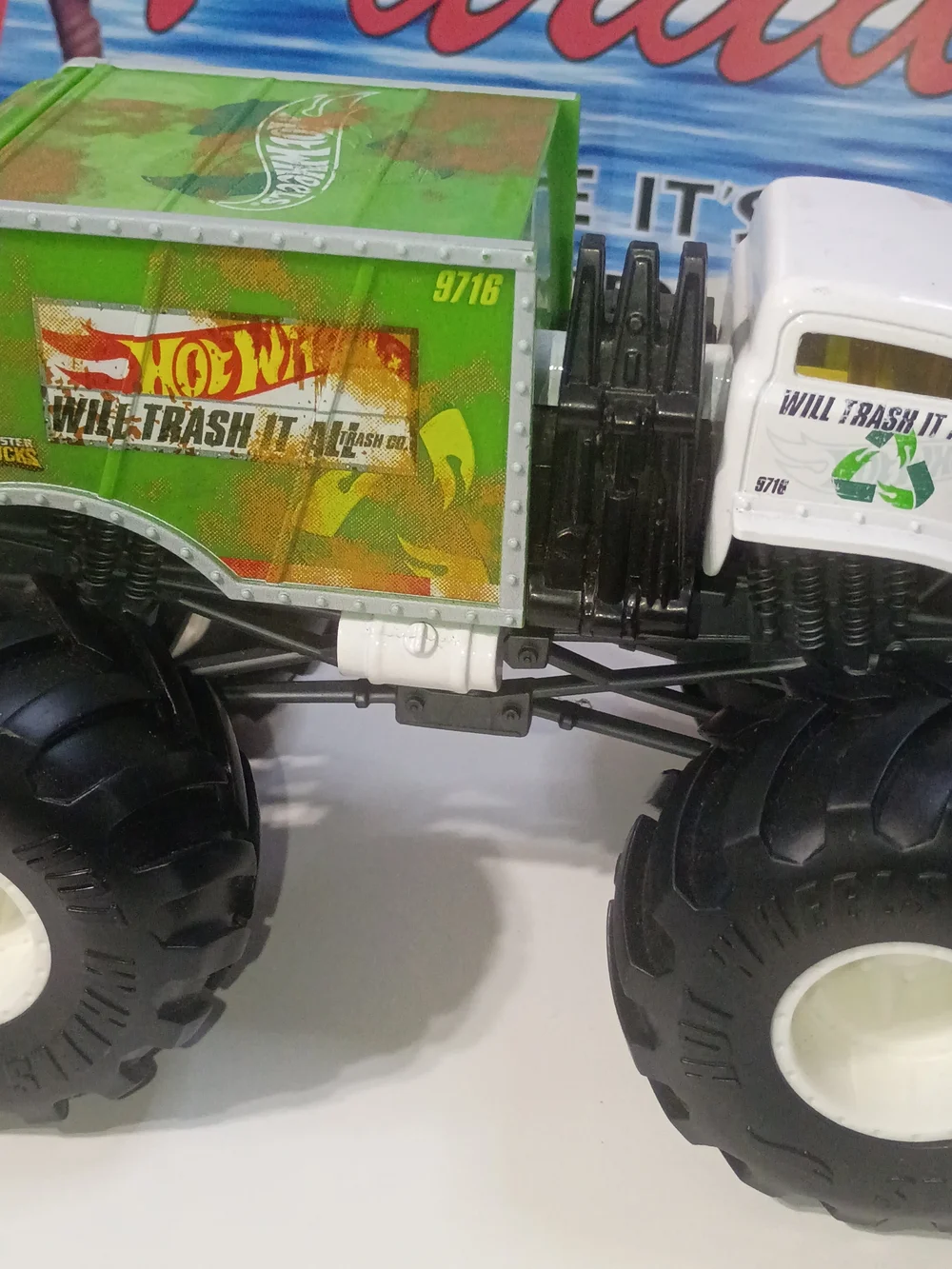 Hot Wheels Monster Jam Truck 1/24 Scale Will Trash It All Monster Truck